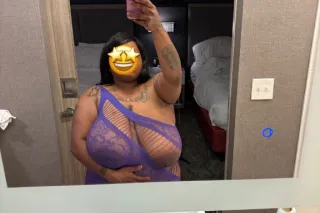 😘TAKE ME TO POUND TOWN 🤯 LEGS ... - Image 4