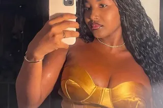 Flirty Smiles & Easy Chemistry - Image 1