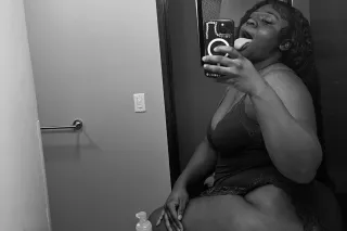 Your New favorite Midwest Bombshell 🌆💋 - Image 1